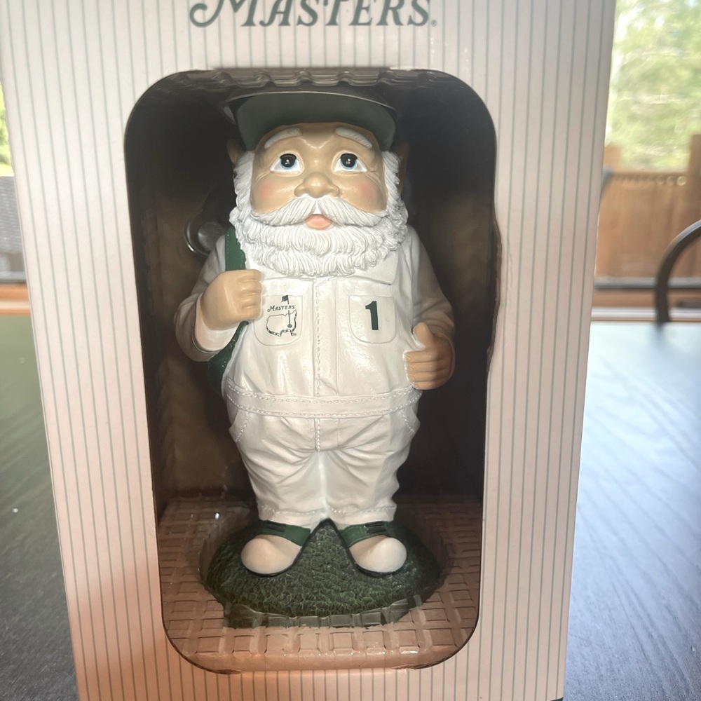 2023 mini Masters gnome caddy